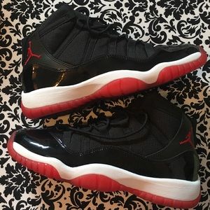 Size 7y Retro Air Jordan Bred 11s ❤️🖤